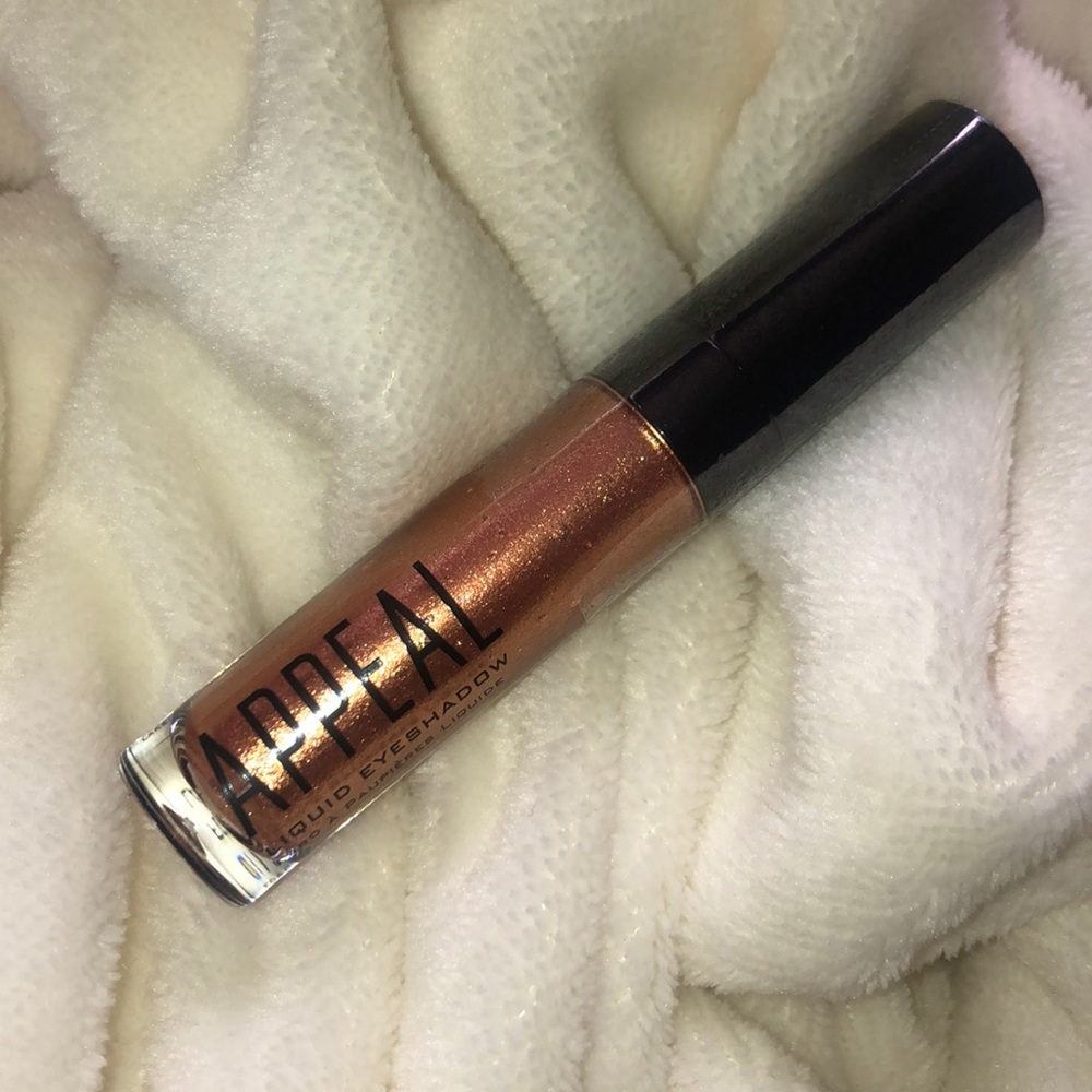Rose gold liquid eyeshadow